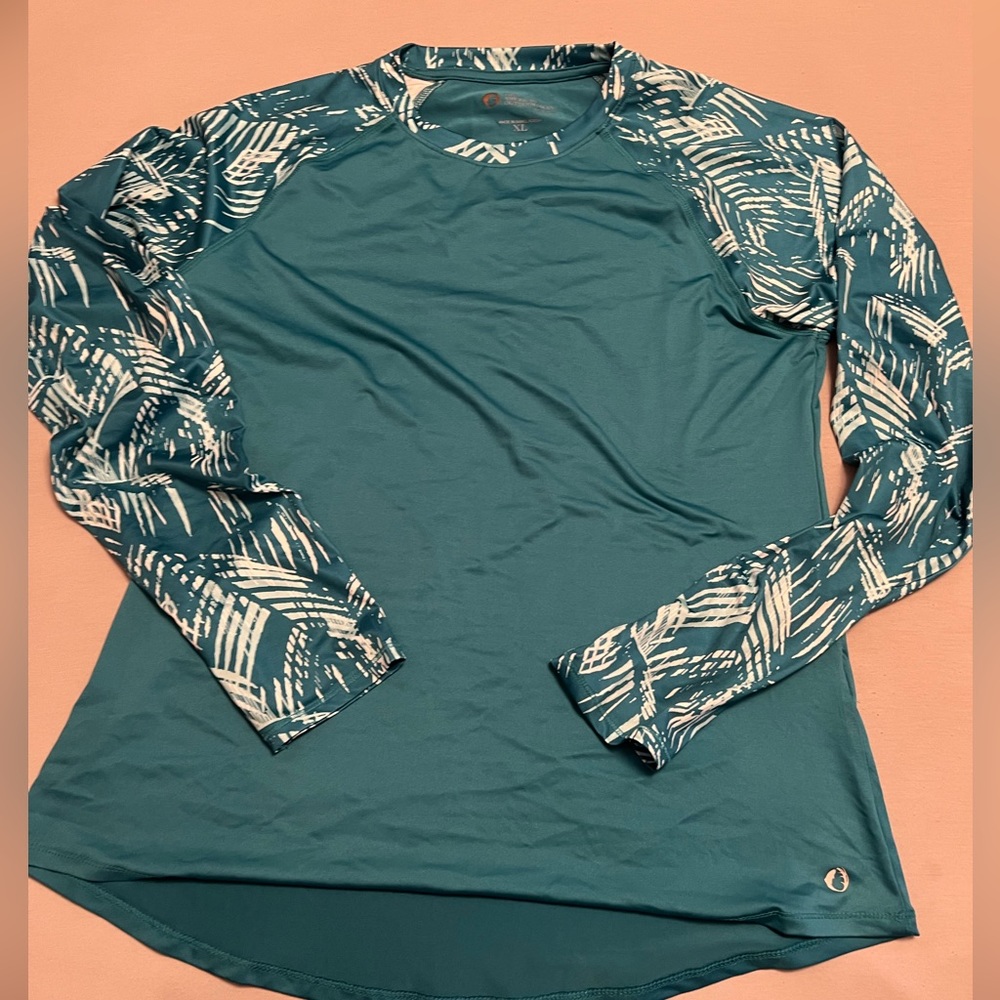 NWOT✨ OUTDOOR WOMEN long sleeve chafe guard